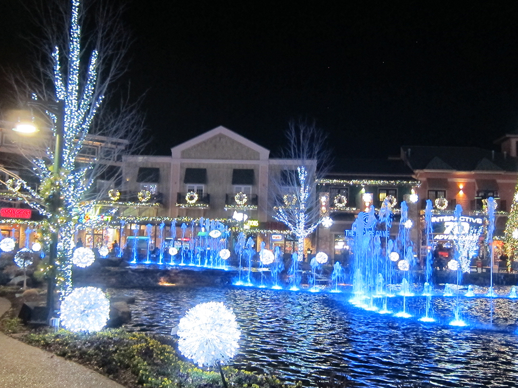 pigeon forge christmas town