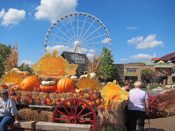 fall harvest island in pigeon forge