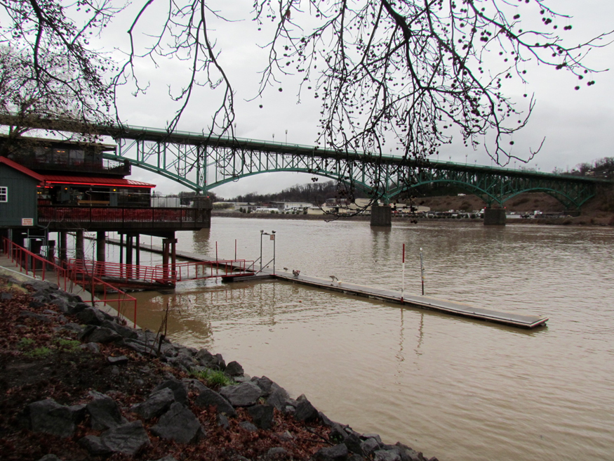 rising water at calhoun's on the river