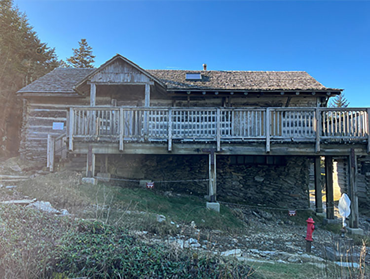 LeConte Lodge rec building