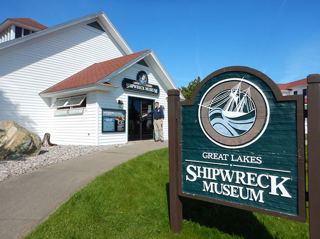 great lakes shipwreck museum