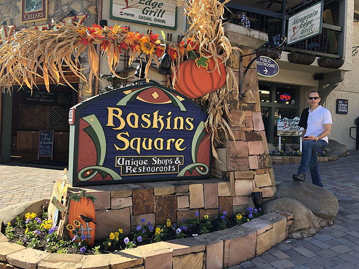 baskins square gatlinburg tn