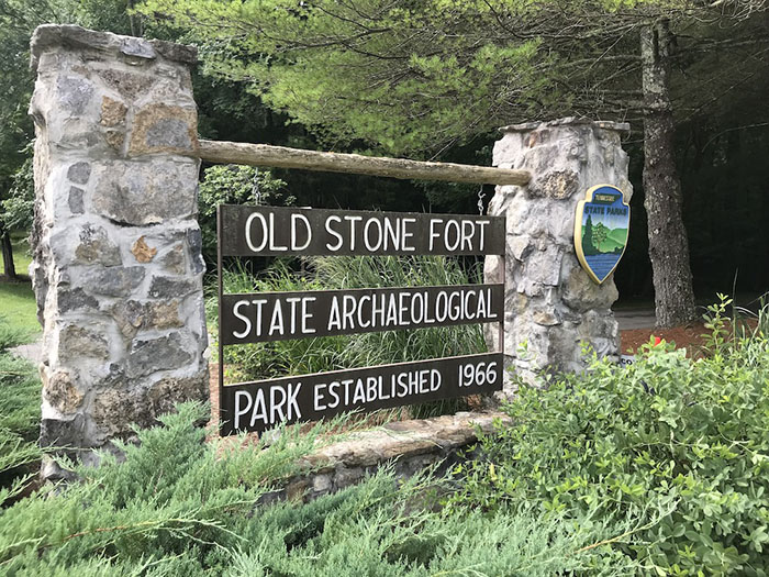 old stone fort state archaeological park entrance