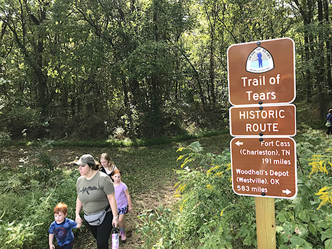 trail of tears hikers