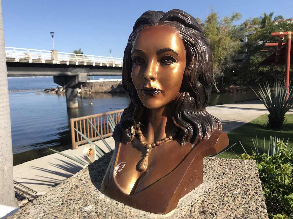 Elizabeth Taylor bust