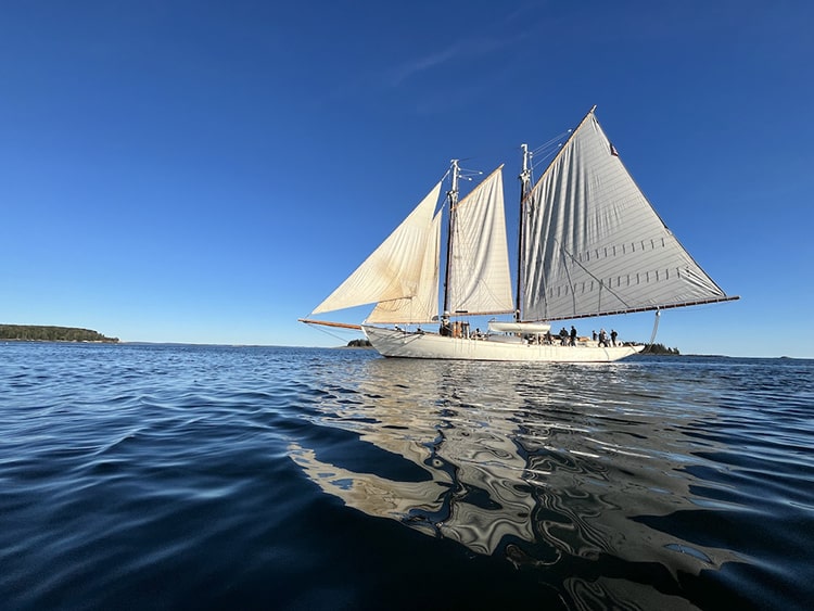 ladona under sail