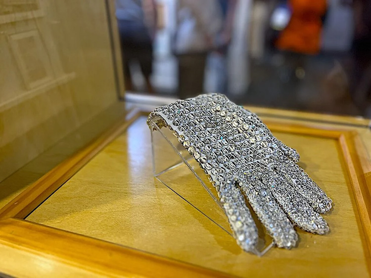 Michael Jackson glove