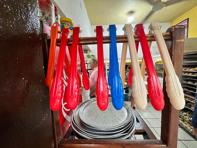 plastic tongs