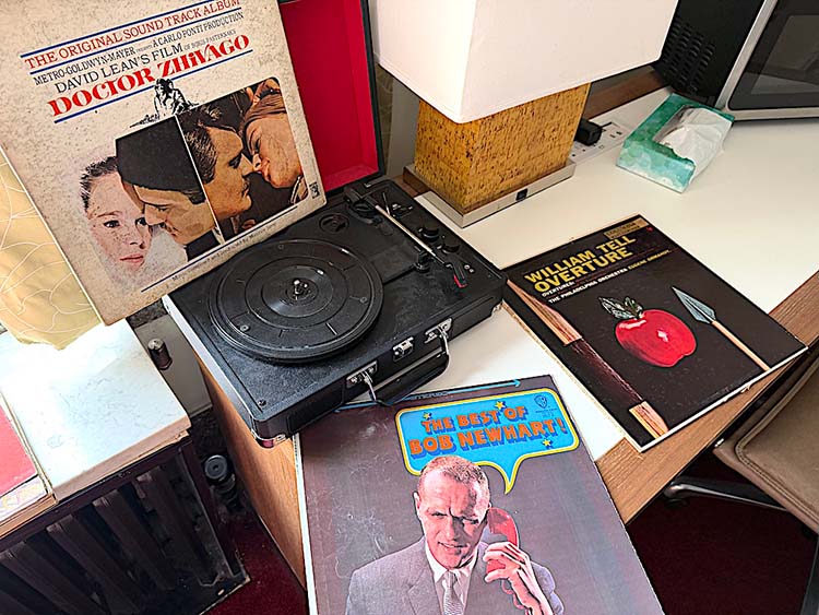 Latchis phonograph