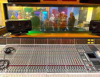 Muscle Shoals console